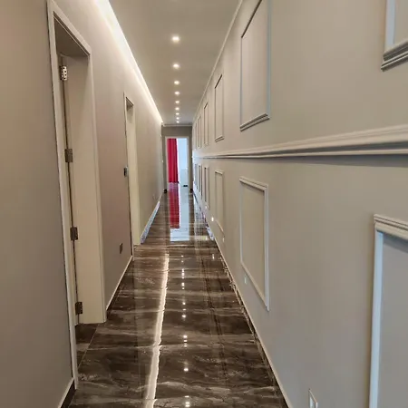 Luxury Sanap Heights With Communal Pool Apartment