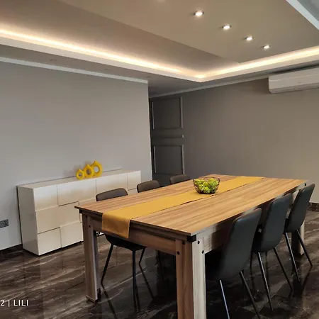 Luxury Sanap Heights With Communal Pool