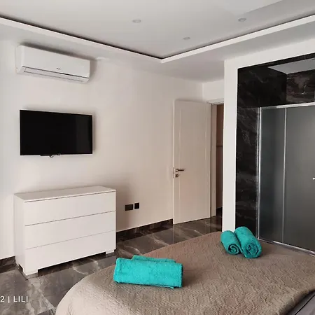 Luxury Sanap Heights With Communal Pool Apartment *
