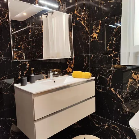 Apartment Luxury Sanap Heights With Communal Pool