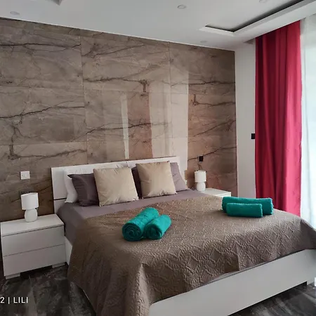 Luxury Sanap Heights With Communal Pool *