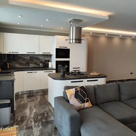 Lägenhet Luxury Sanap Heights With Communal Pool